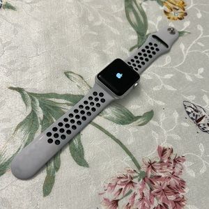 Nike Apple Watch Series 3, 38mm